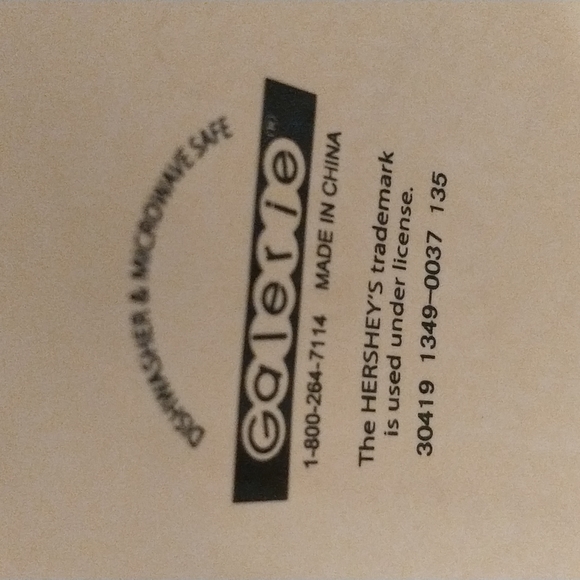 HUGE Hershey's Mug and Recipe Book - Picture 6 of 8